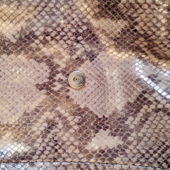 Classic Coach Snake Skin Gray Shoulder Purse - Picture 6 of 11